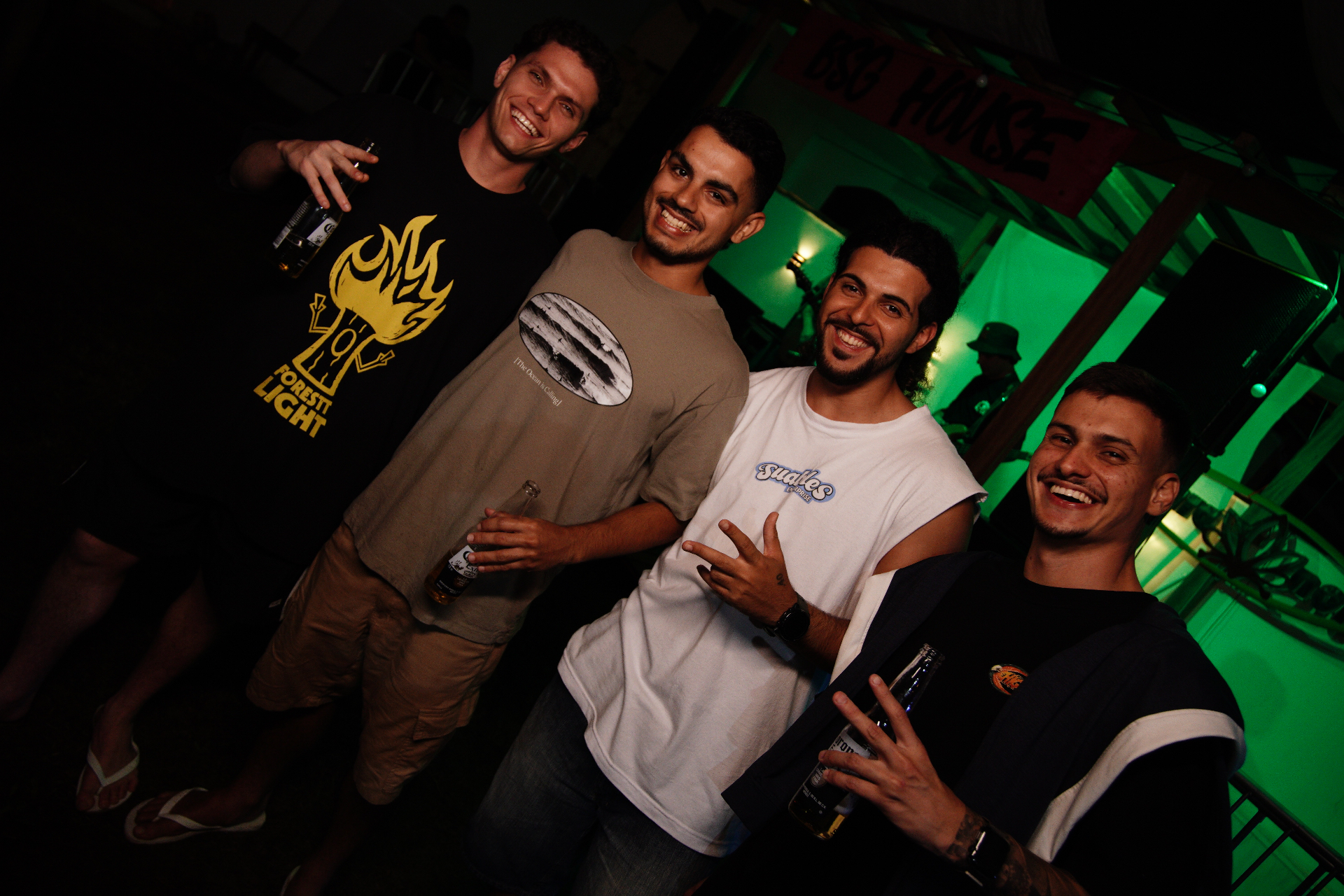Vocalista no microfone